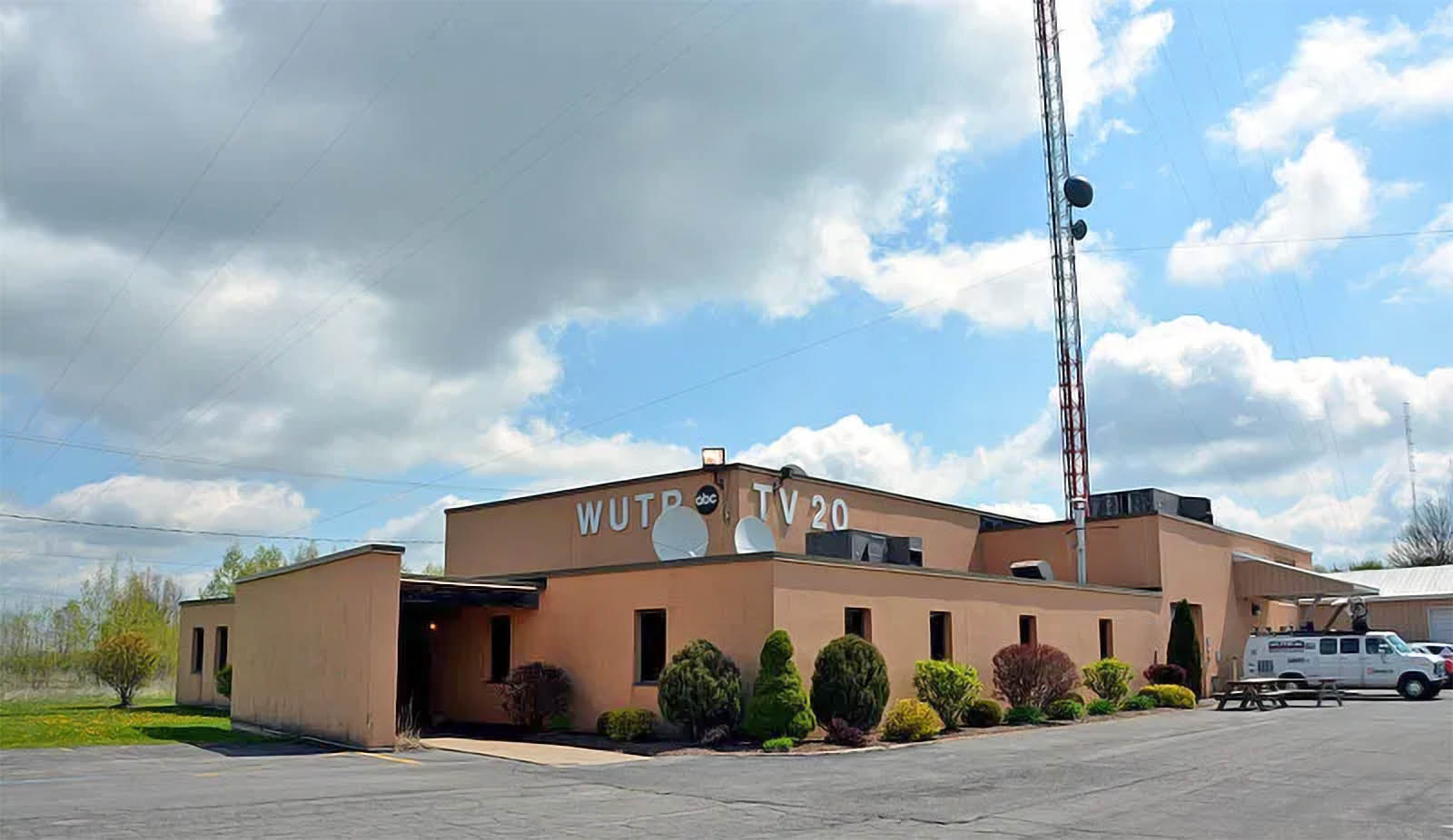 WUTR News studio building